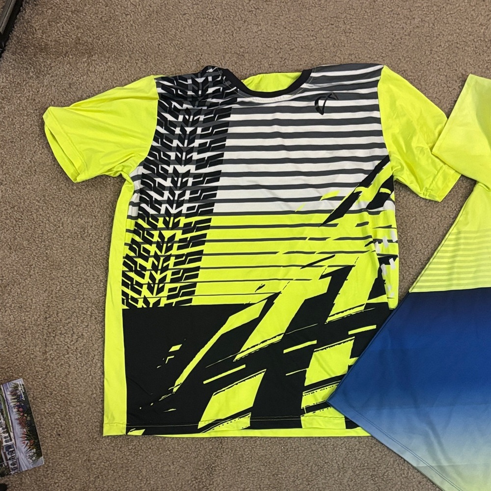 Men’s Athletic Neon Yellow and Blue Short Sleeve Tees Bundle - Picture 2 of 6